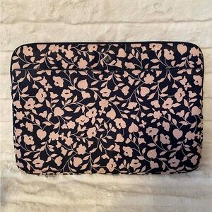 Like New Kate Spade Laptop Case